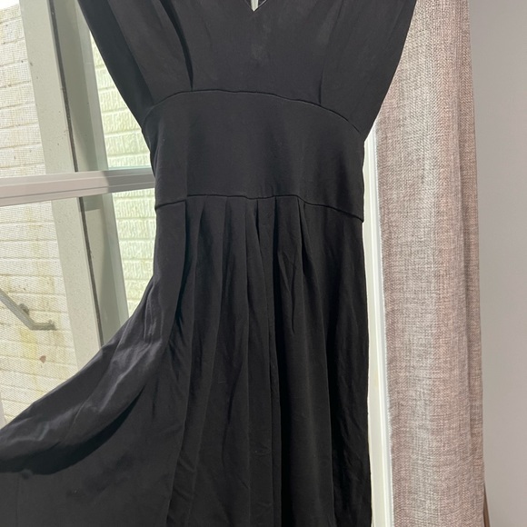 Flattering Womens black dress with low neck🖤 - Picture 2 of 7